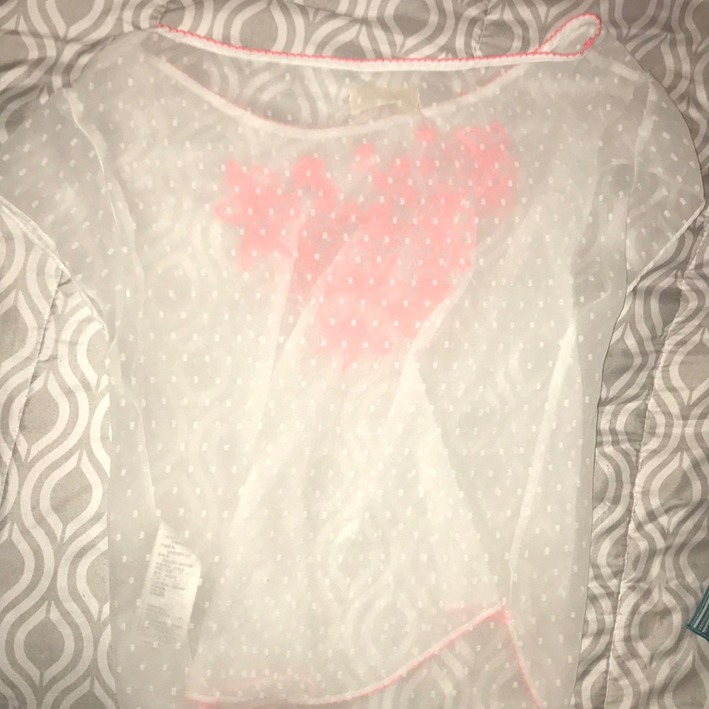 Cute translucent top! - Picture 2 of 2